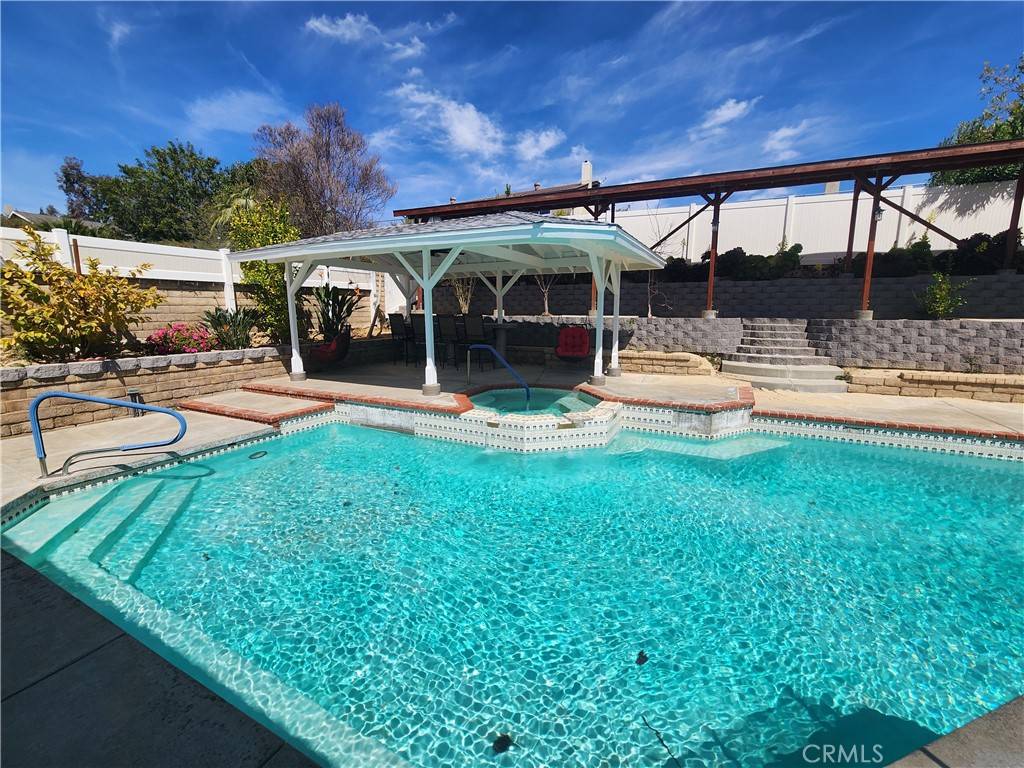 Valencia, CA 91354,27110 Vista Encantada DR