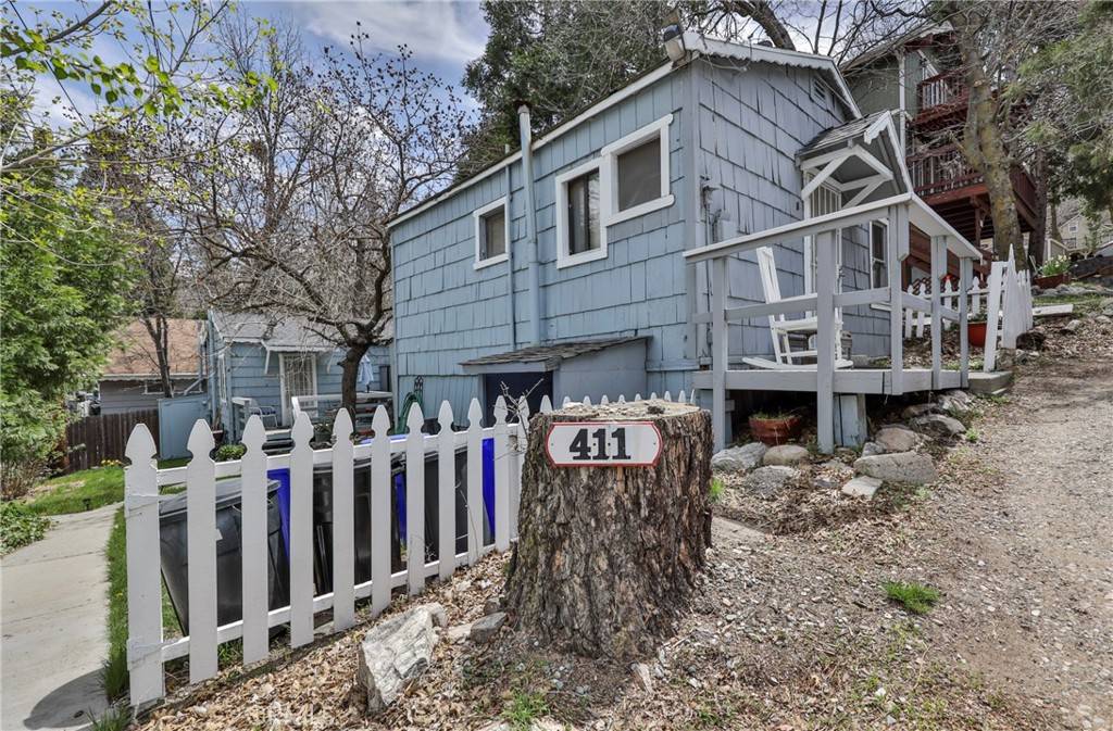 Crestline, CA 92325,411 Tetley LN
