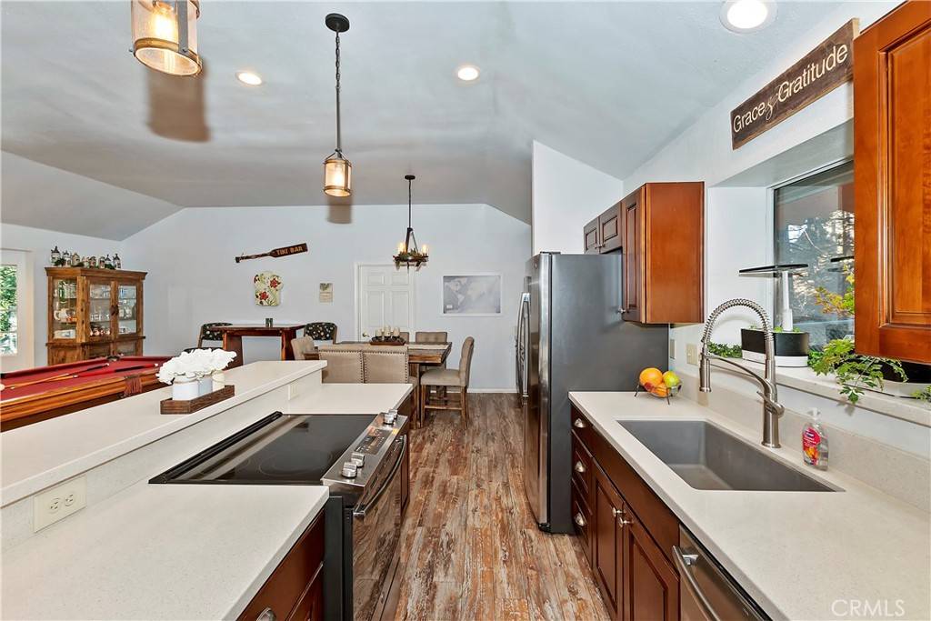 221 Sawpit Canyon RD Cedarpines Park, CA 92322