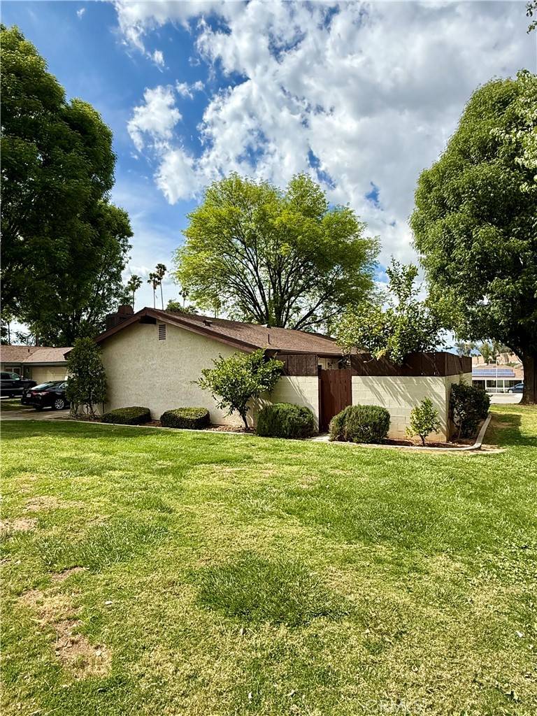 Redlands, CA 92374,1060 Ardmore CIR