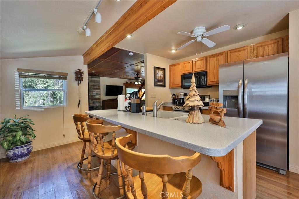 Crestline, CA 92325,23352 Outlook LN
