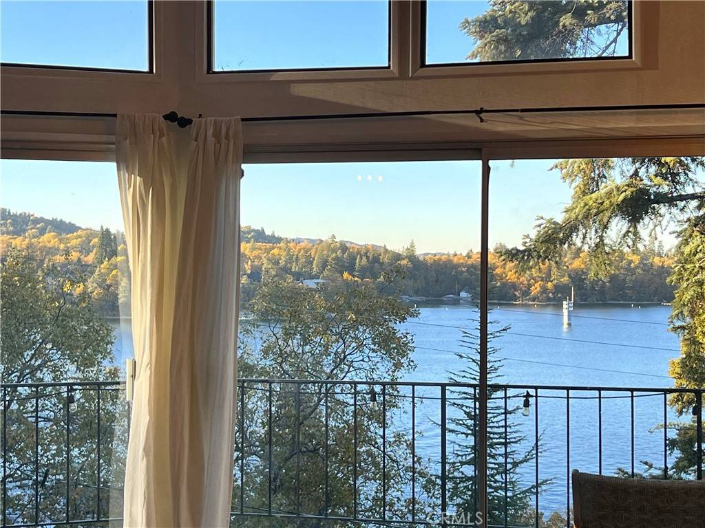 28919 Palisades DR Lake Arrowhead, CA 92352