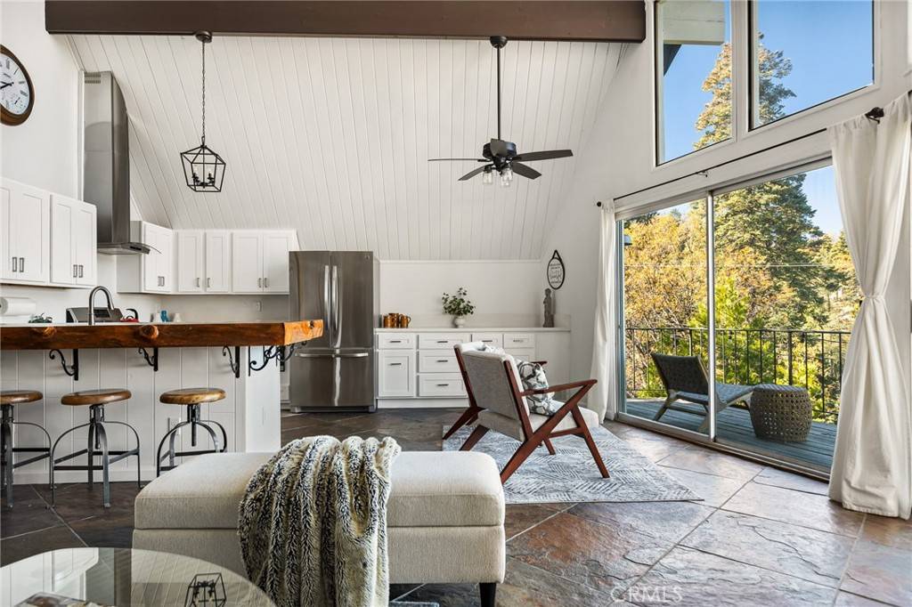 28919 Palisades DR Lake Arrowhead, CA 92352