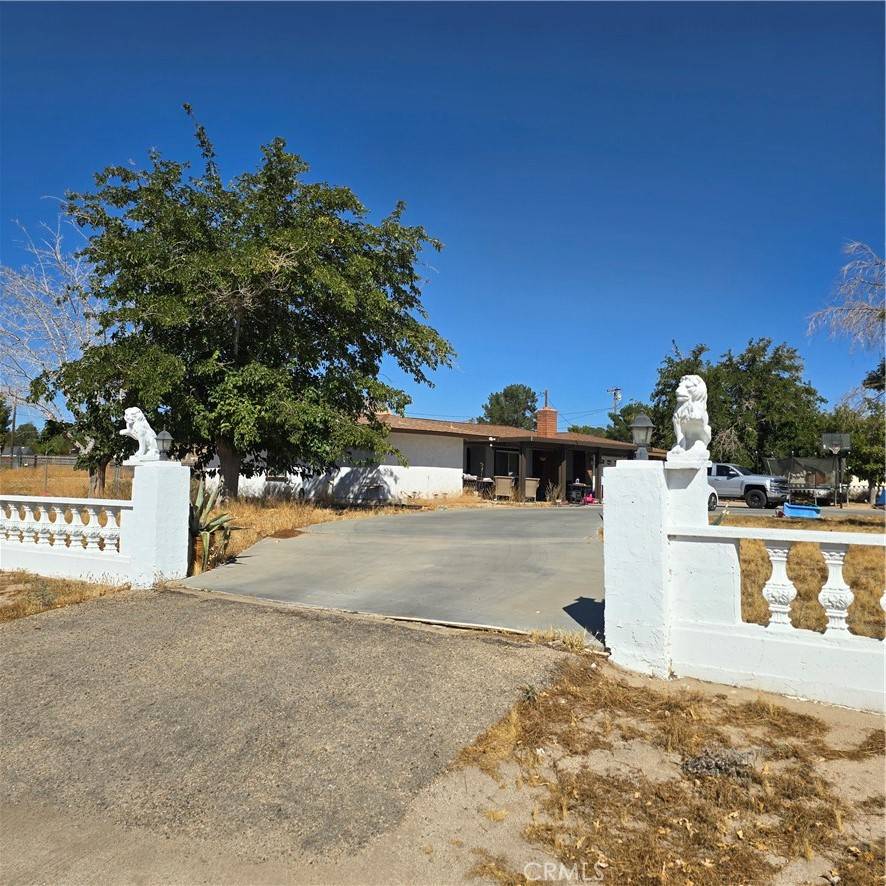 Apple Valley, CA 92307,15433 Idaho LN