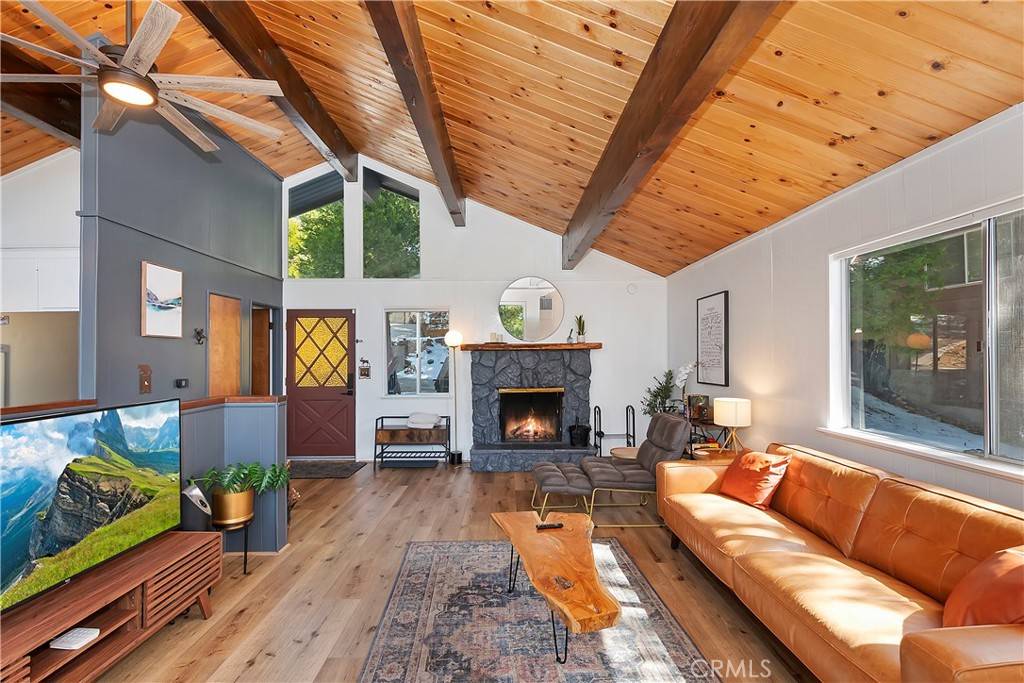 Running Springs, CA 92382,31425 Circle View DR