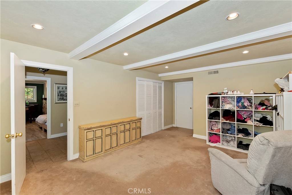 1212 Jungfrau DR Crestline, CA 92325