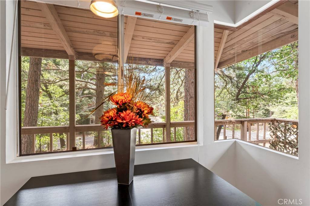 31867 Wagon Wheel DR Running Springs, CA 92382