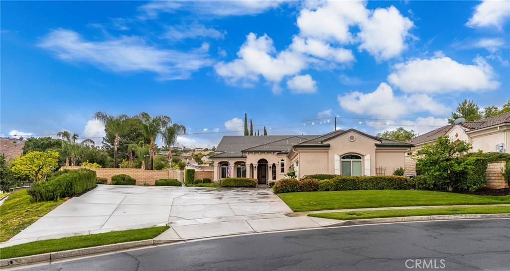 Corona, CA 92879,947 Martina CIR