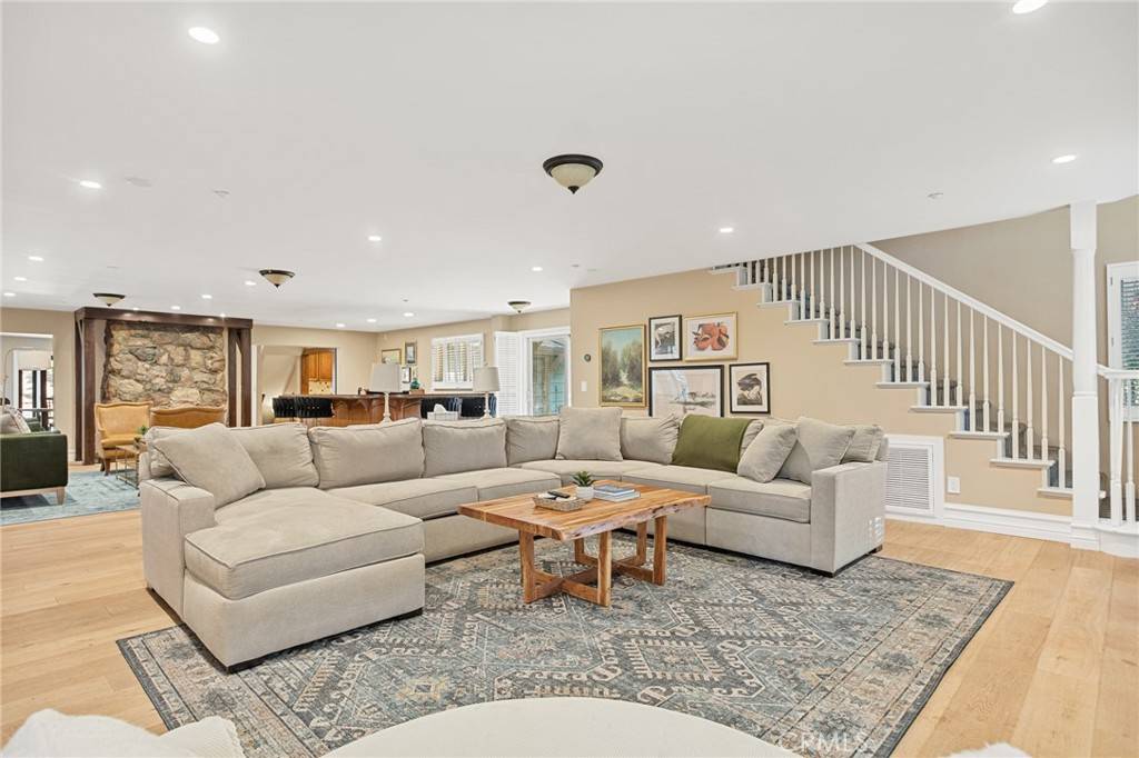 Lake Arrowhead, CA 92385,28525 Sycamore DR