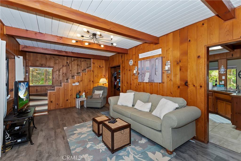 Crestline, CA 92325,1069 Nesthorn DR