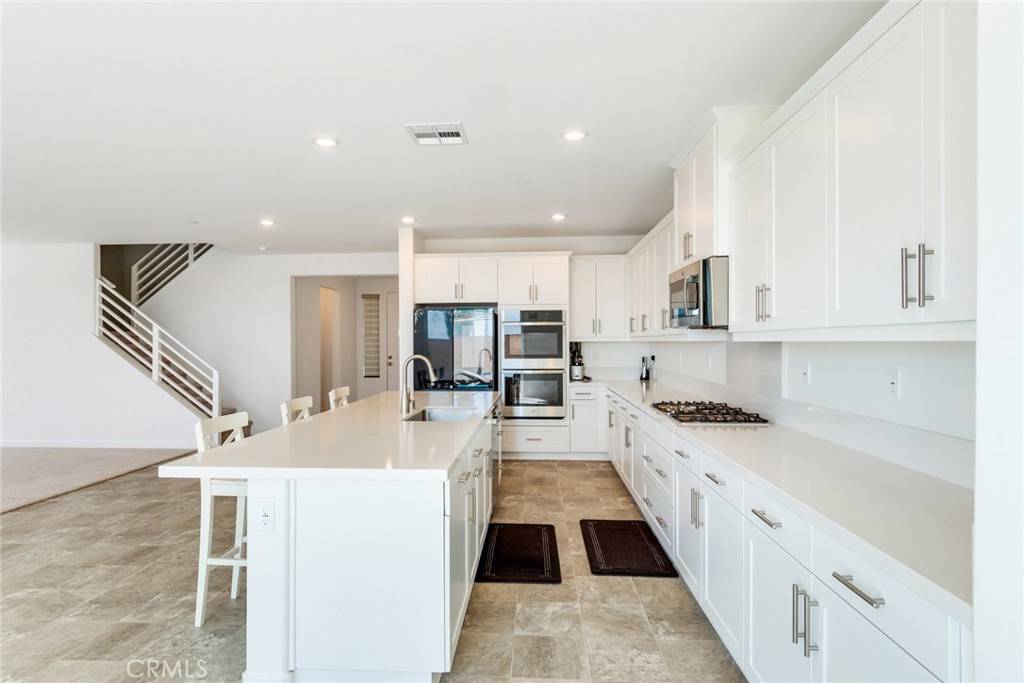 Fontana, CA 92336,5061 Bay Laurel DR