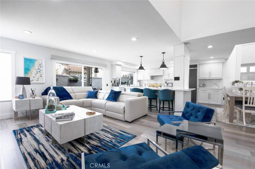 Tustin, CA 92782,2457 Calle Montella