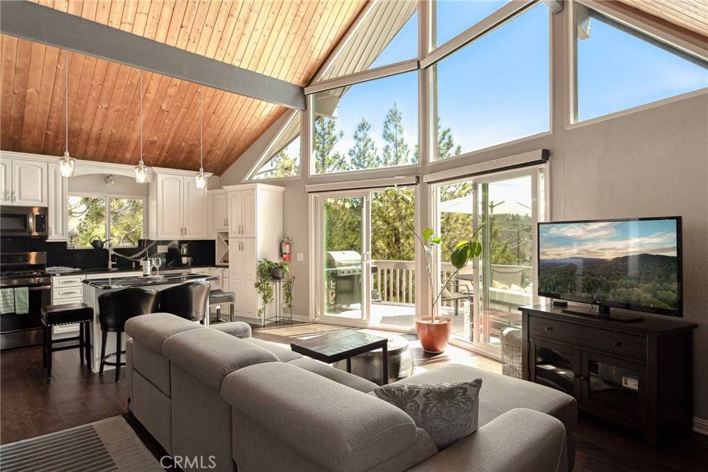Lake Arrowhead, CA 92352,27482 Matterhorn DR