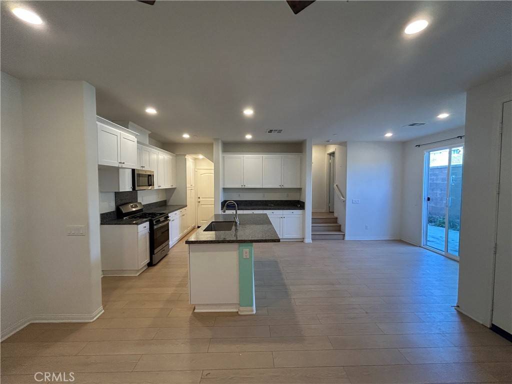 Fontana, CA 92336,16570 Wyndham LN #6
