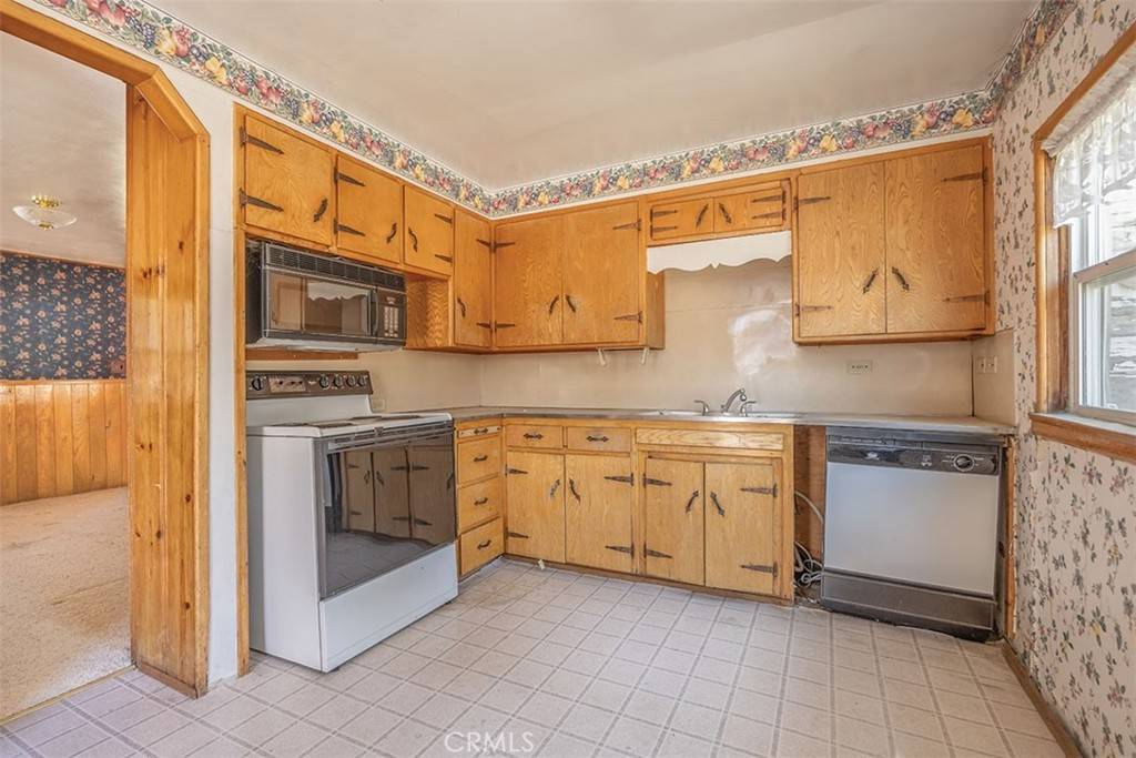 294 Eagle DR Big Bear Lake, CA 92315