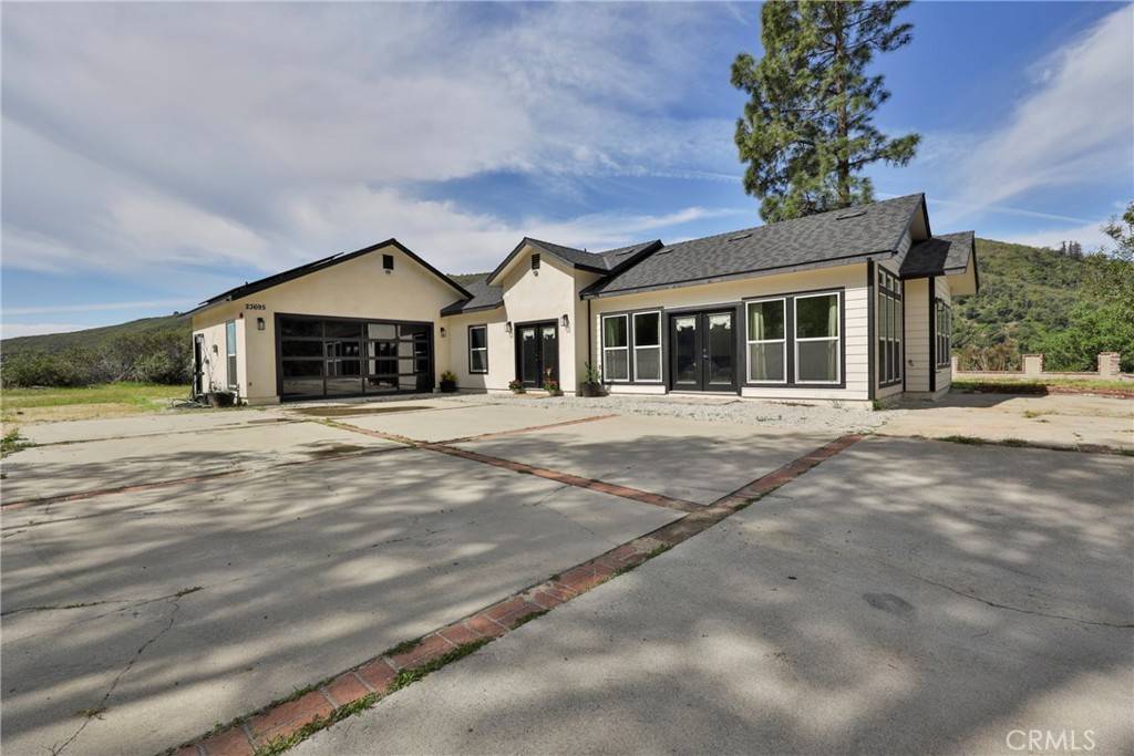 San Bernardino, CA 92404,23695 Hillview RD