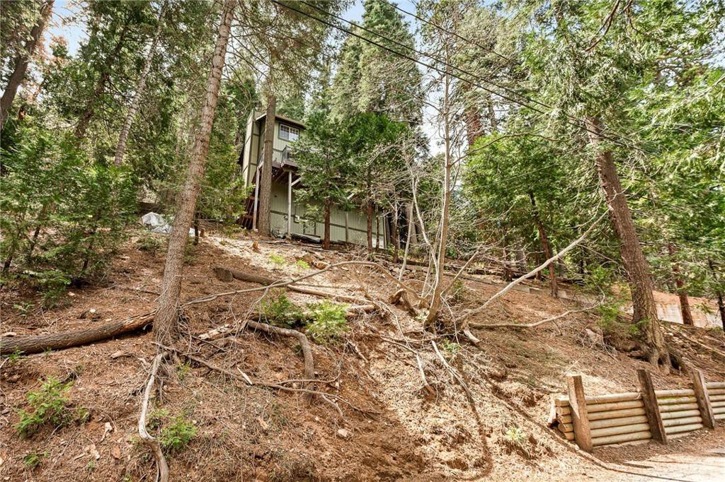 Lake Arrowhead, CA 92352,506 W Victoria CT