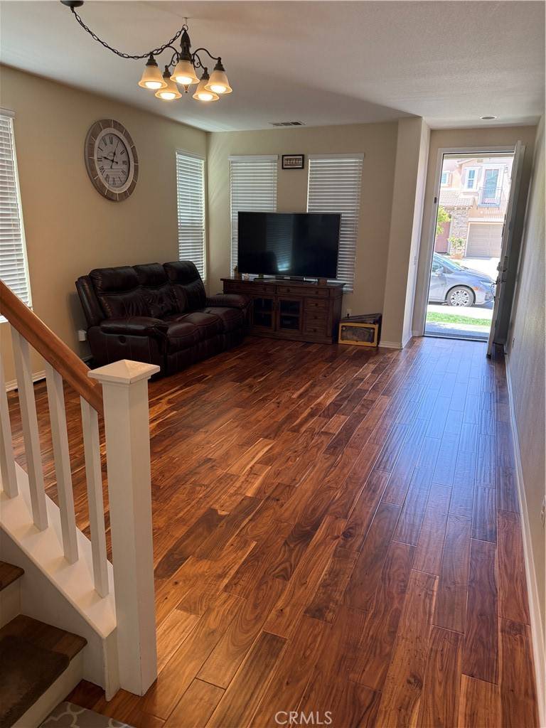 Valencia, CA 91354,28862 Silversmith DR