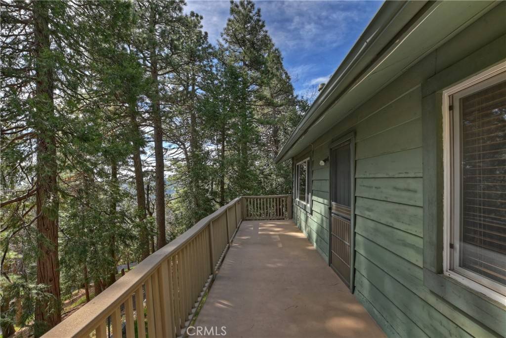 408 Hartman CIR Cedarpines Park, CA 92322