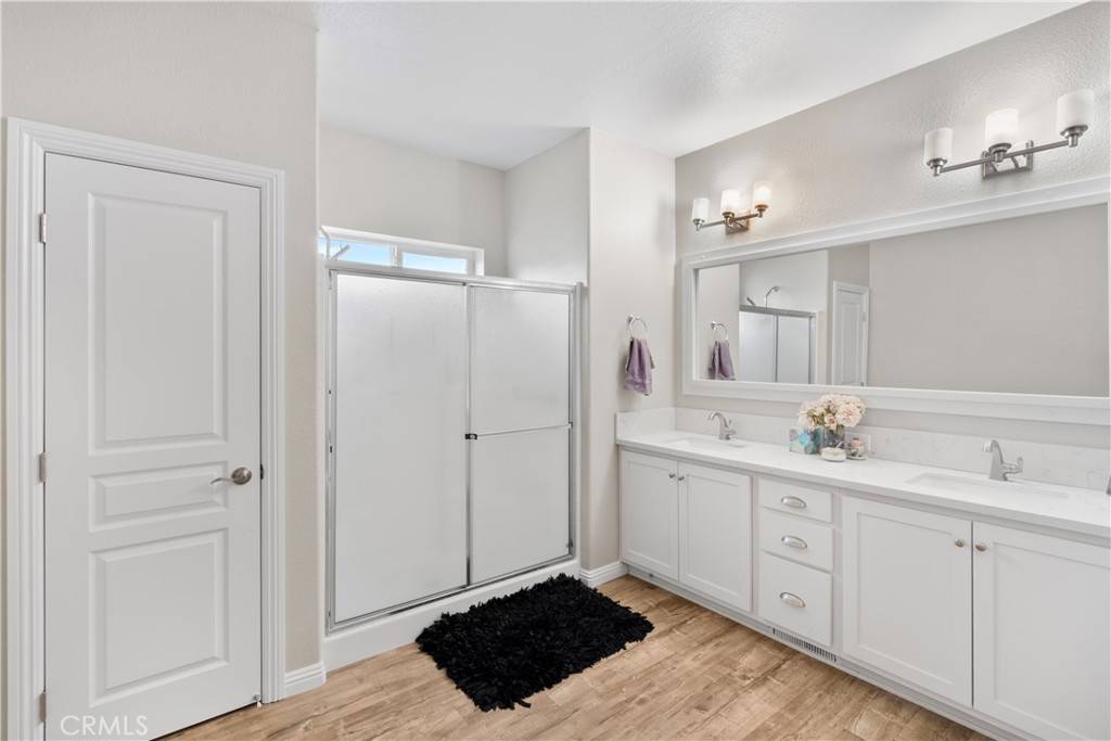 Corona, CA 92882,1194 Cambridge