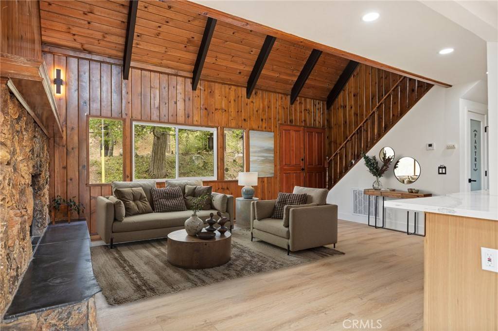 Lake Arrowhead, CA 92352,1076 Grass Valley RD