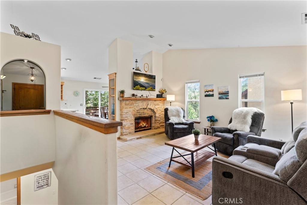 Crestline, CA 92325,24240 Horst DR