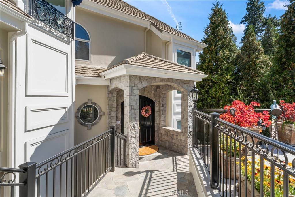Lake Arrowhead, CA 92317,27409 North Bay RD