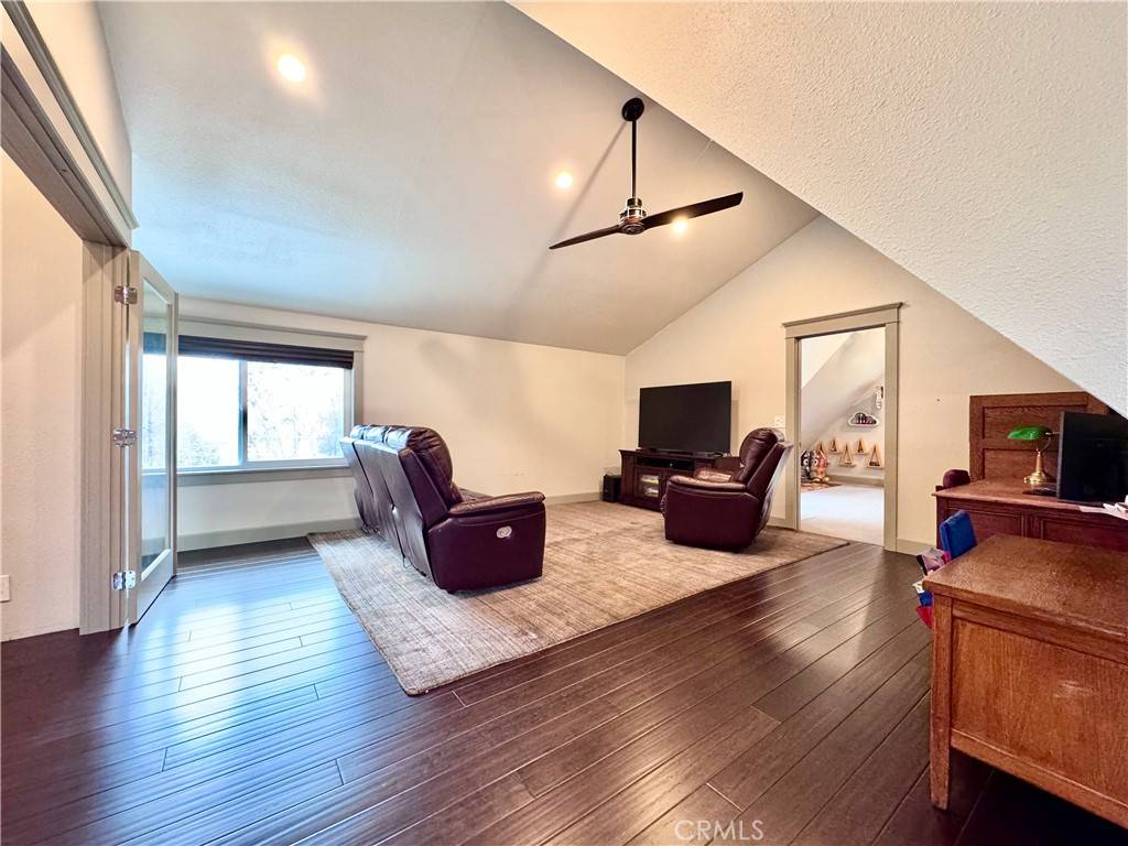 27971 St Bernard LN Lake Arrowhead, CA 92352