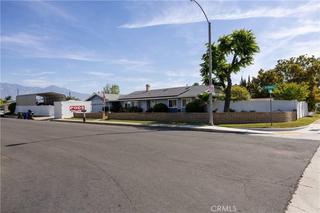 Ontario, CA 91762,1709 S Helen AVE