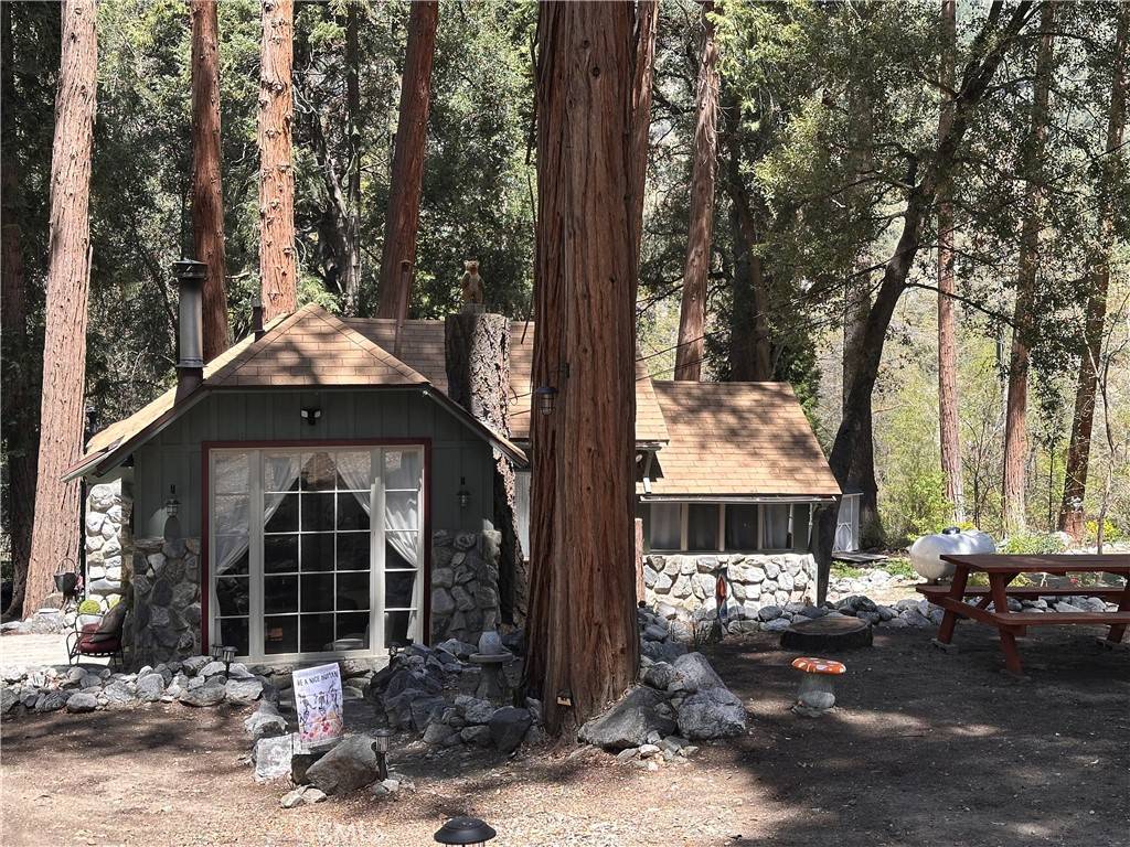 Forest Falls, CA 92339,40180 Valley Of The Falls DR