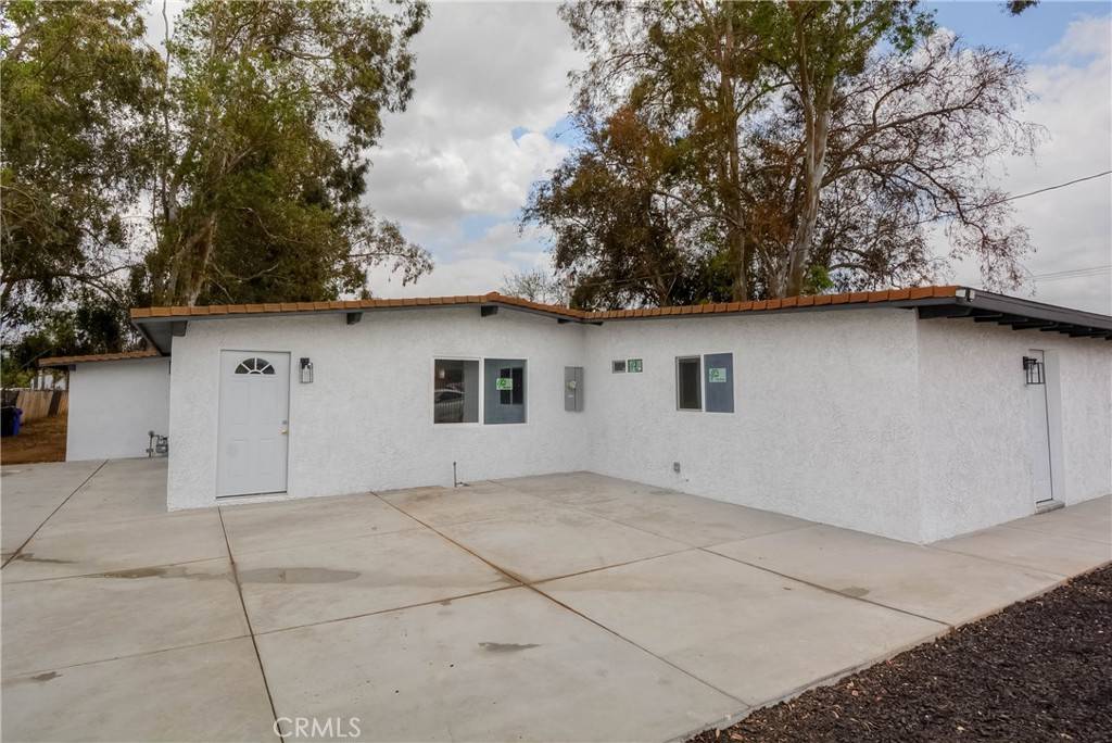 Fontana, CA 92335,15761 San Bernardino AVE