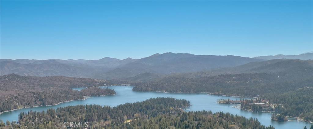 Lake Arrowhead, CA 92352,432 Grizzly RD