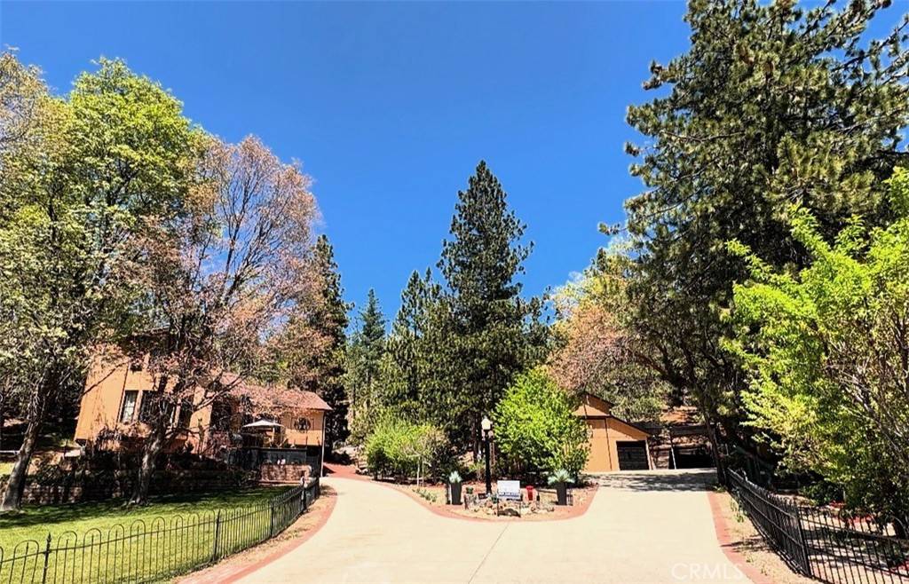 Running Springs, CA 92382,32594 Snowshoe LN