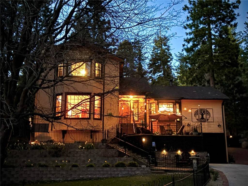 Running Springs, CA 92382,32594 Snowshoe LN