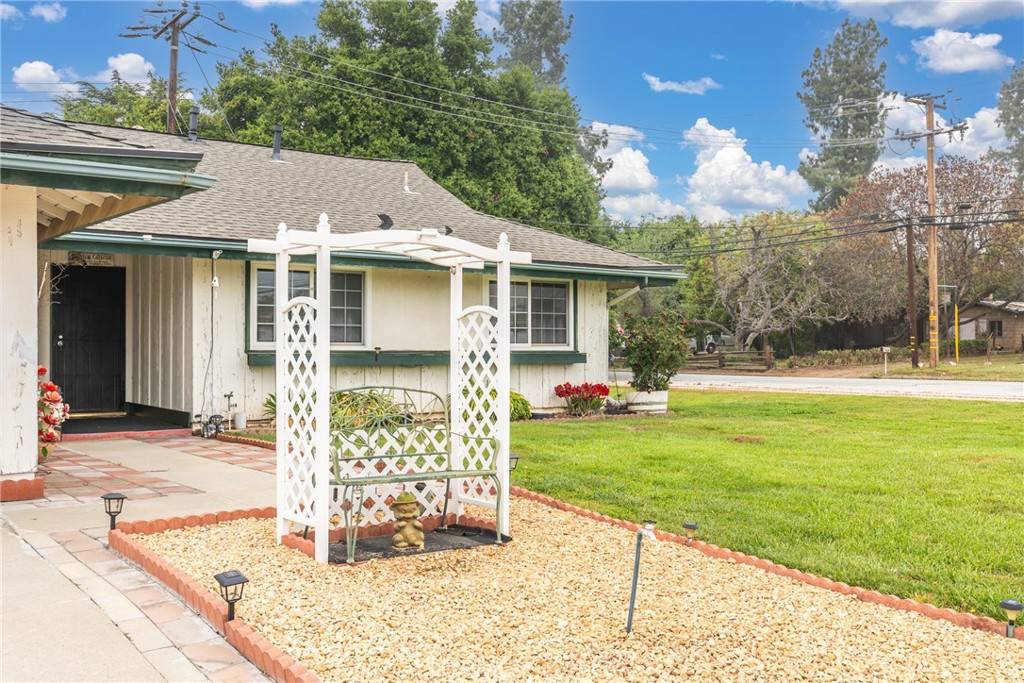 Yucaipa, CA 92399,35280 Santa Maria ST