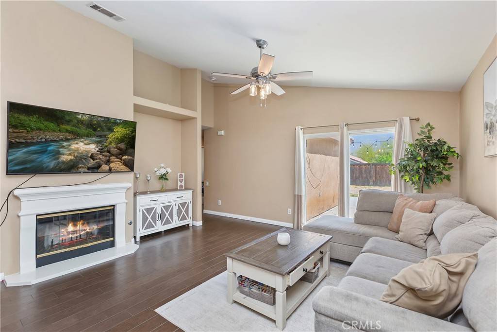 San Jacinto, CA 92582,1481 De Anza DR