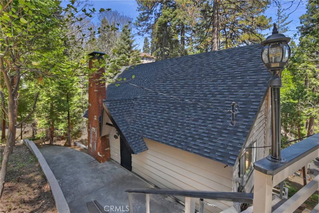 Lake Arrowhead, CA 92352,377 Hillside Road