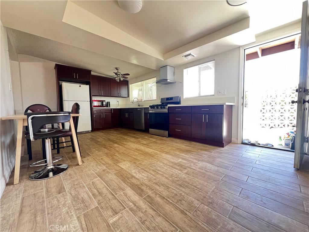 Yucca Valley, CA 92284,7432 Victoria AVE #B