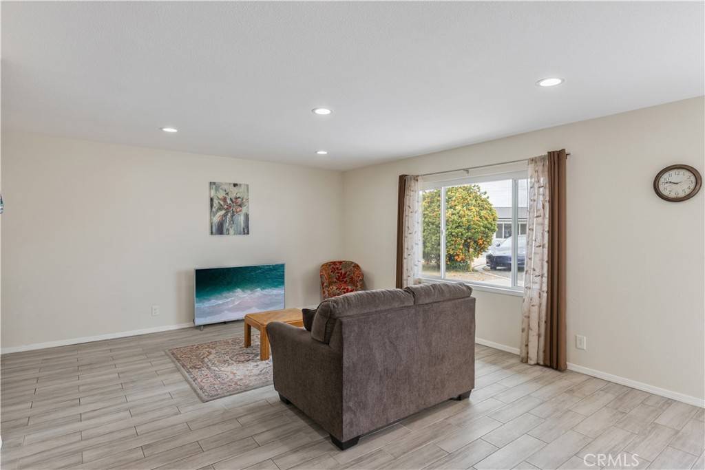 Hemet, CA 92543,220 Susan LN