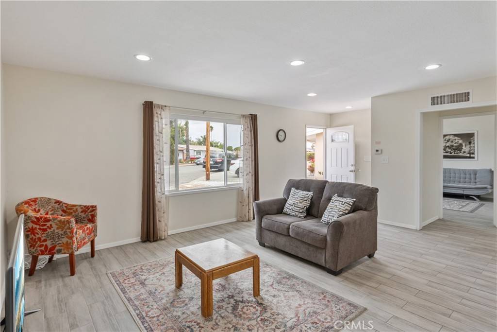 Hemet, CA 92543,220 Susan LN