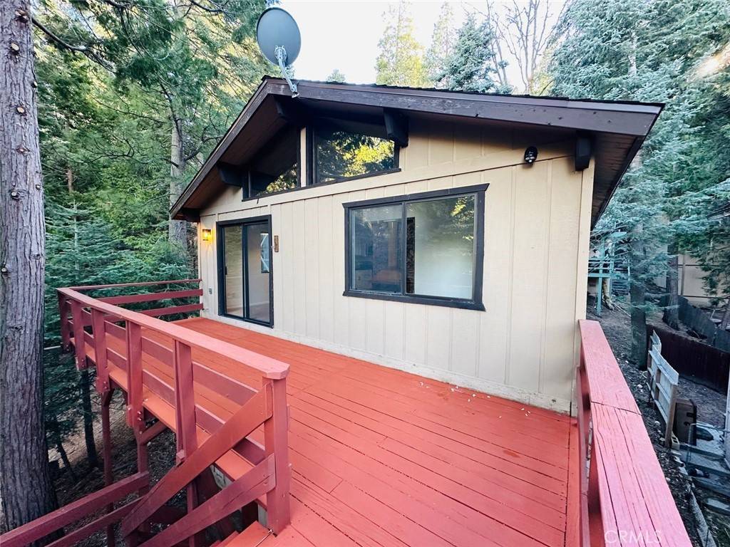 Twin Peaks, CA 92391,26227 Lake Forest DR