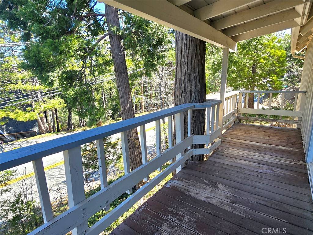943 Grass Valley RD Lake Arrowhead, CA 92352
