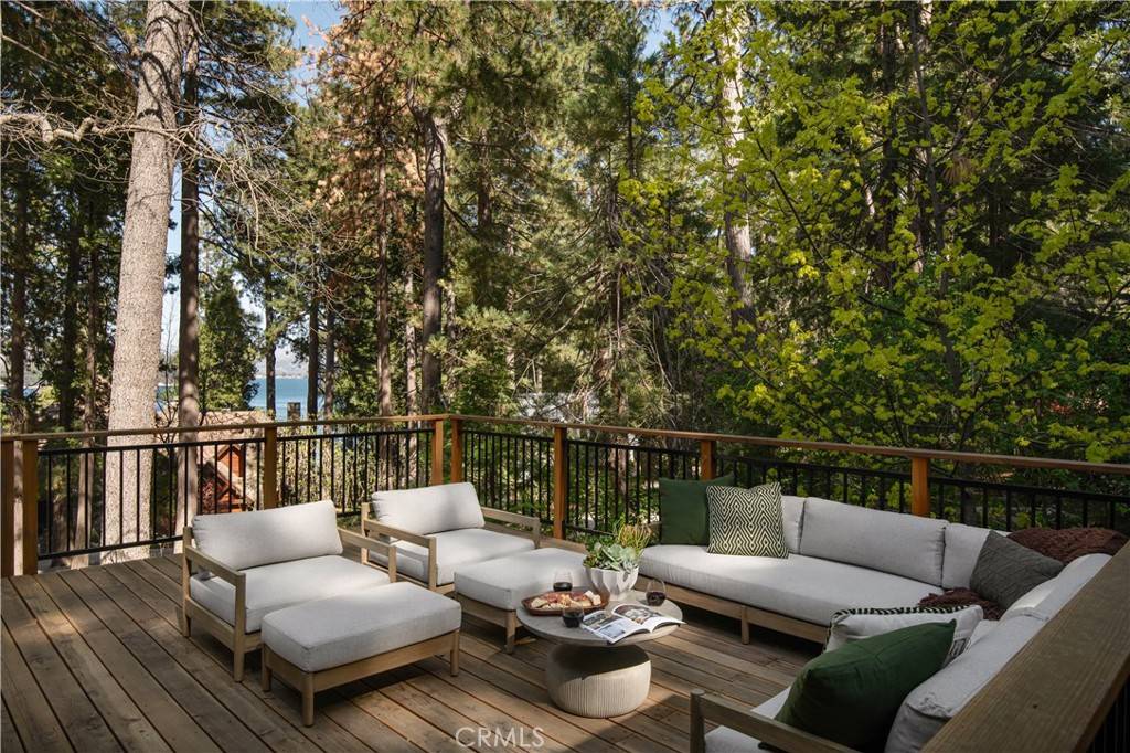 Lake Arrowhead, CA 92352,468 Sky View Ridge DR