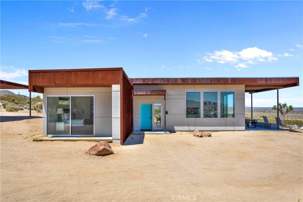 Joshua Tree, CA 92252,64172 Hollinger RD