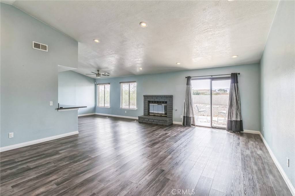 Apple Valley, CA 92308,19193 Cochise PL