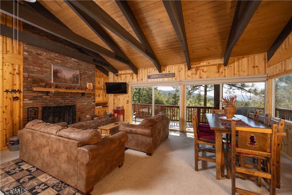 Big Bear Lake, CA 92315,43897 Yosemite DR