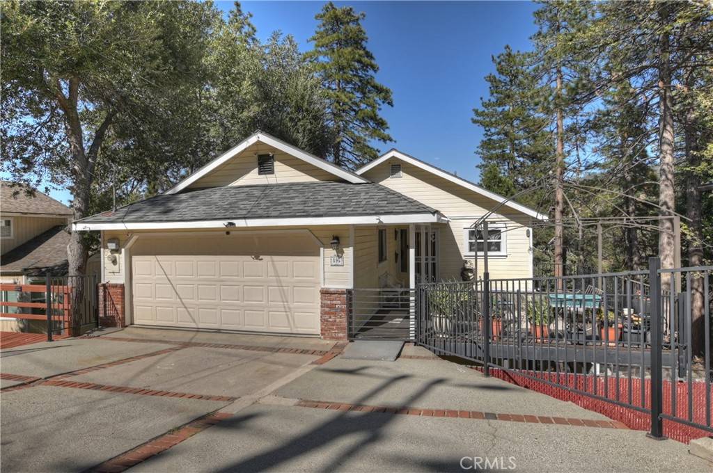 Crestline, CA 92325,395 Wylerhorn DR
