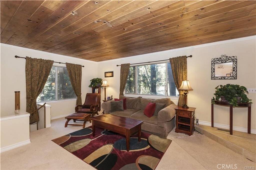 Lake Arrowhead, CA 92352,27875 Rainbow DR