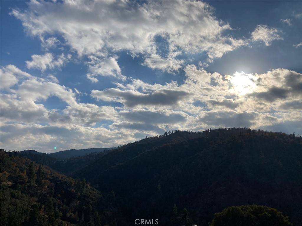 1620 Edge Cliff DR Lake Arrowhead, CA 92352