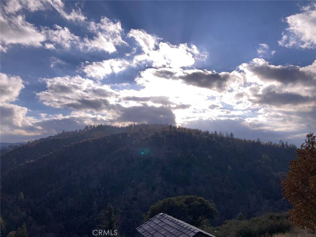 Lake Arrowhead, CA 92352,1620 Edge Cliff DR
